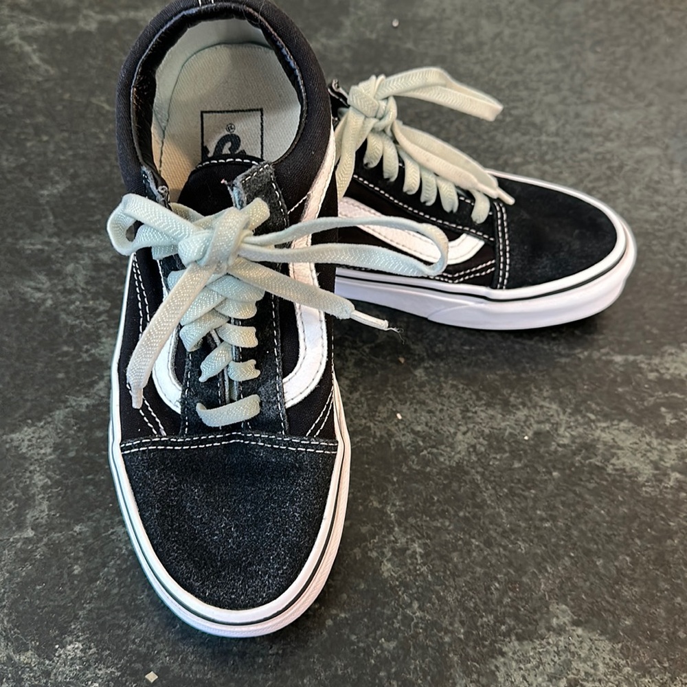 Vans old skool skate shoe sneakers
